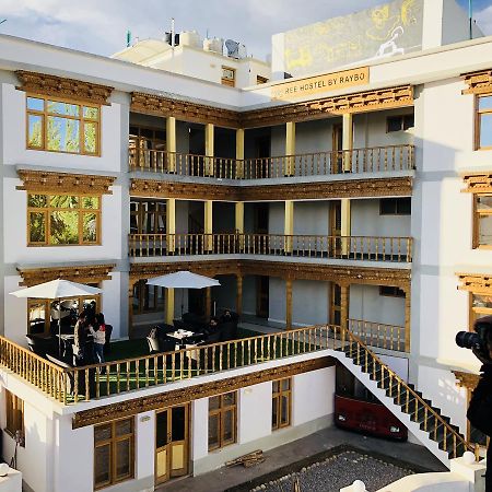 Raybo Hostel Лех Екстериор снимка