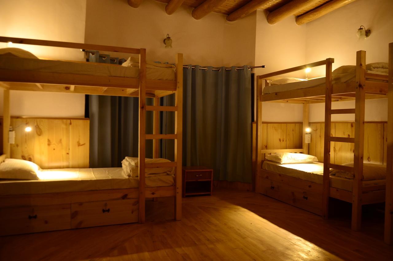Raybo Hostel Лех Екстериор снимка