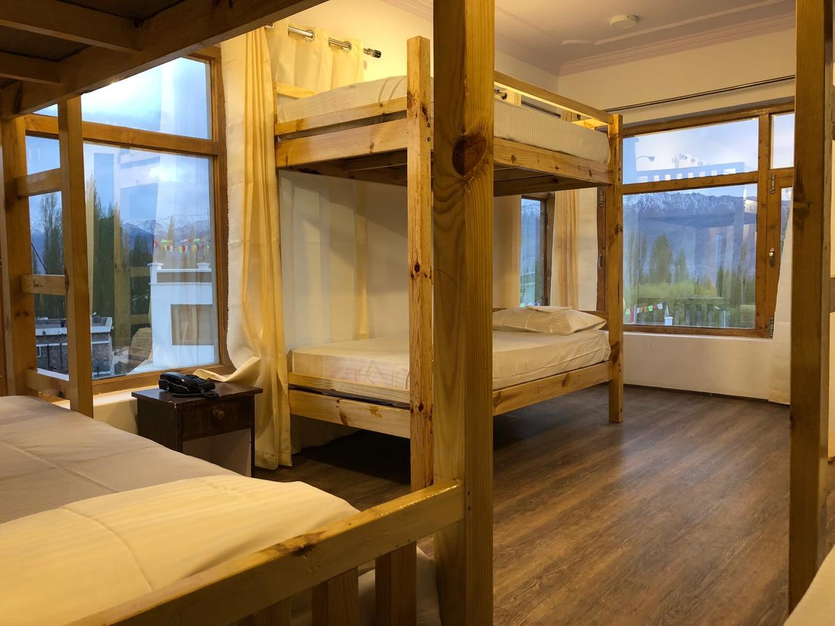 Raybo Hostel Лех Екстериор снимка
