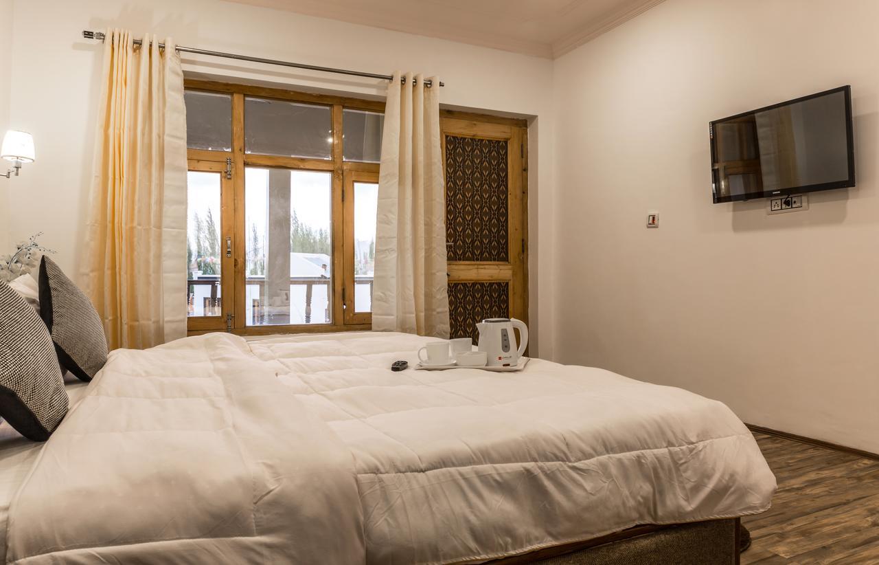 Raybo Hostel Лех Екстериор снимка