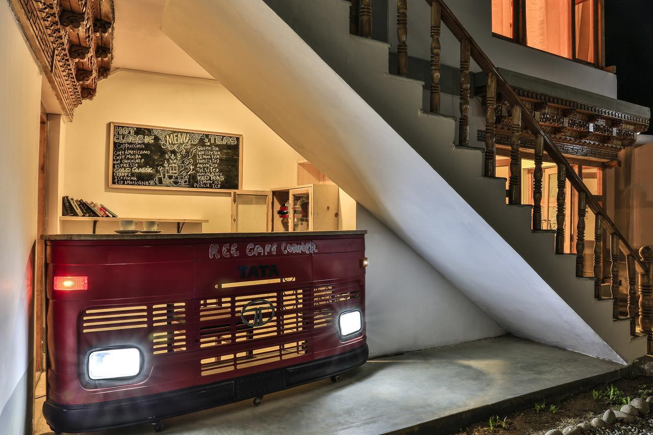 Raybo Hostel Лех Екстериор снимка
