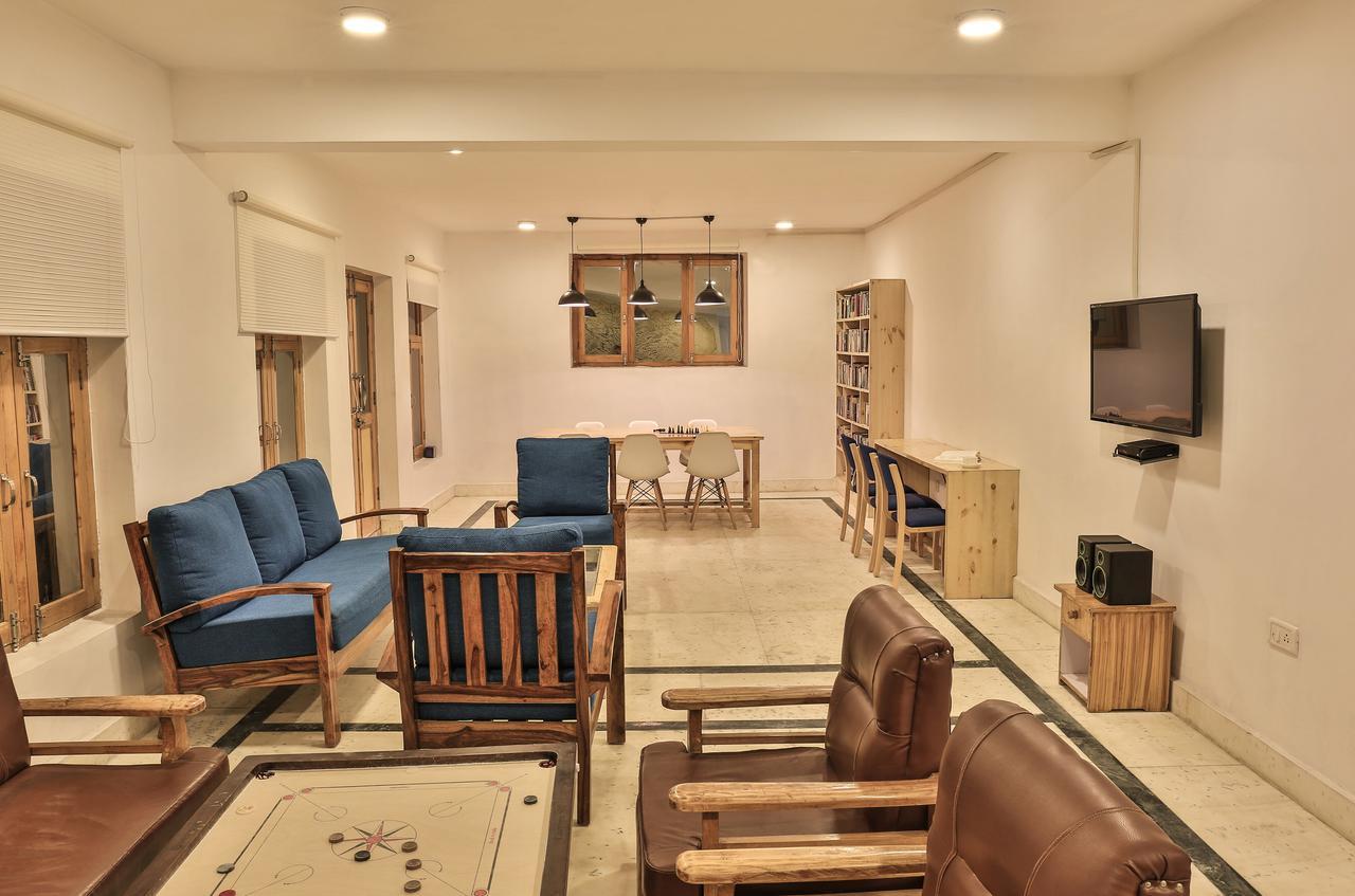 Raybo Hostel Лех Екстериор снимка