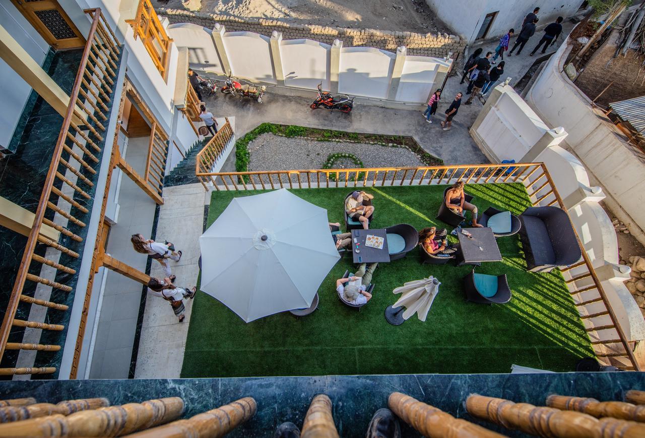 Raybo Hostel Лех Екстериор снимка