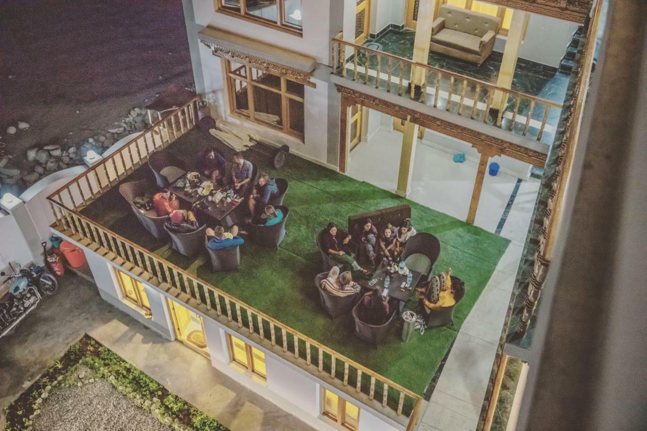 Raybo Hostel Лех Екстериор снимка